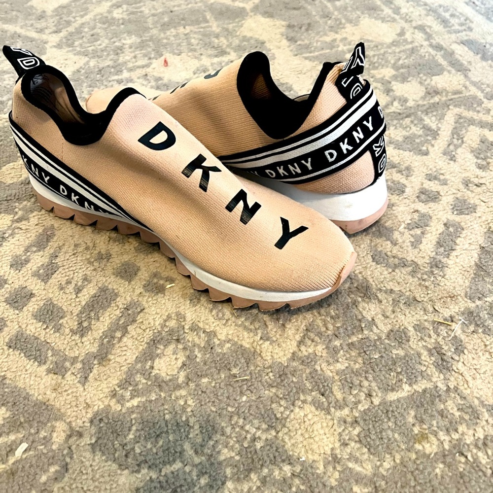 DKNY Abbi Women's Athletic Rose /Black Size 10